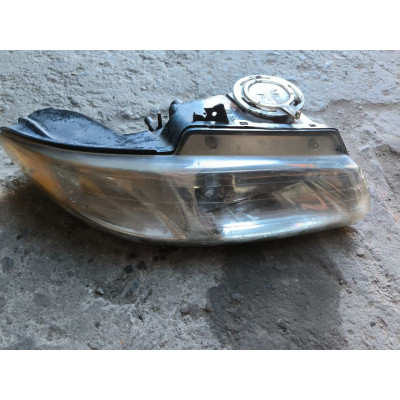  Фара правая к  Plymouth  Voyager,  1999