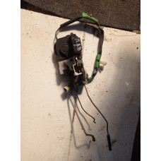  Замок двери передней левой к  Honda  Civic,  1998