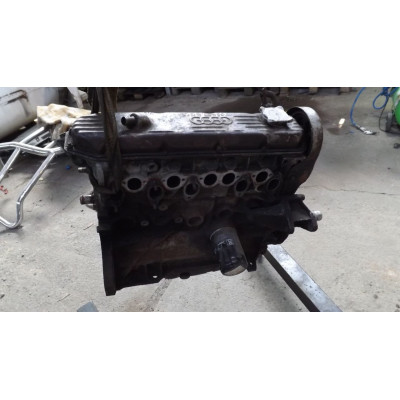  Двигатель к  Audi  100,  1985