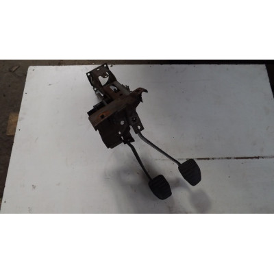  Узел педальный (блок педалей) к  Audi  100,  1985