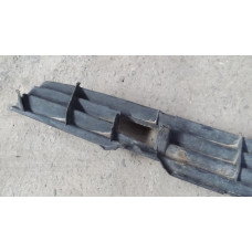  Заглушка (решетка) в бампер передний к  Audi  100,  1985