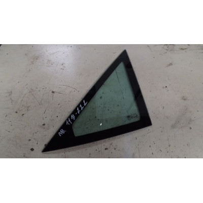  Стекло кузовное боковое левое к  Lancia  Zeta,  2000