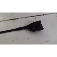  Щеткодержатель (поводок стеклоочистителя, дворник) к  Audi  100,  1985