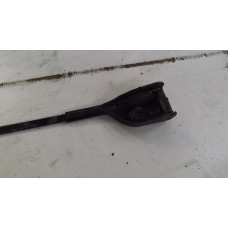  Щеткодержатель (поводок стеклоочистителя, дворник) к  Audi  100,  1985