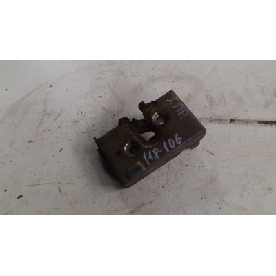  Замок двери задней правой к  Audi  100,  1985