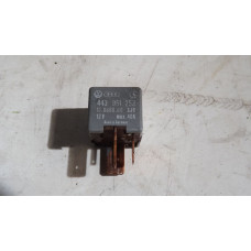  Реле бензонасоса к  Audi  100,  1985