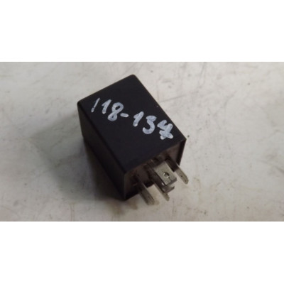  Реле стеклоочистителей (дворников) к  Audi  100,  1985