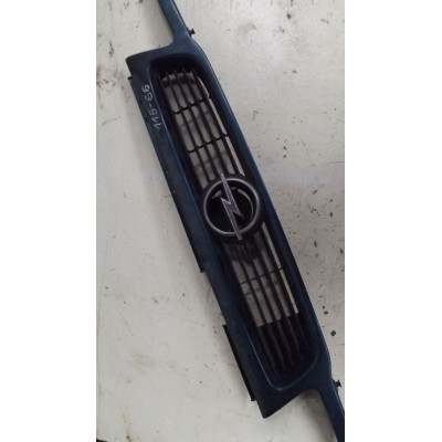  Решетка радиатора к  Opel  Astra,  1996