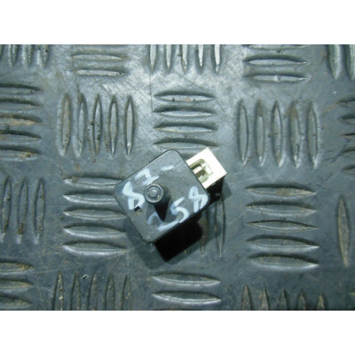  Выключатель концевой (концевик) к  Mercedes  E W210,  2001