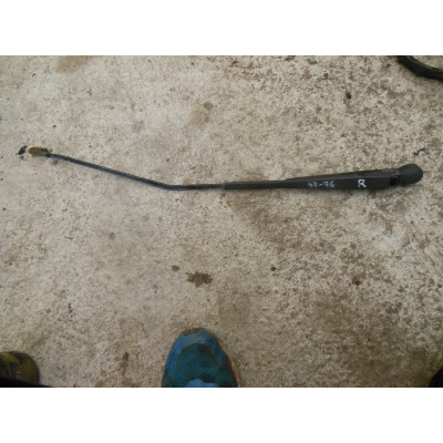  Щеткодержатель (поводок стеклоочистителя, дворник) к  Renault  Laguna,  1999