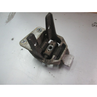  Кронштейн КПП к  Daewoo  Nubira,  1997