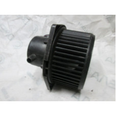  Моторчик печки к  Nissan  Serena,  1999