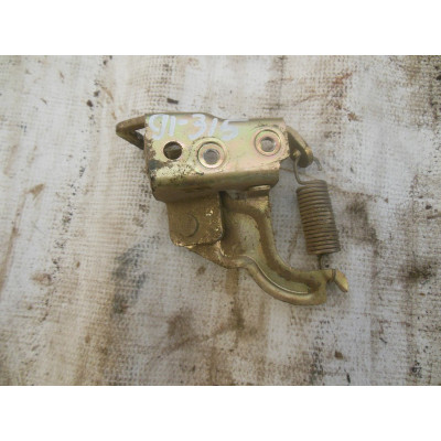  Ответная часть замка багажника к  Nissan  Primera,  1998