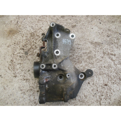  Кронштейн генератора к  Renault  Laguna,  1999