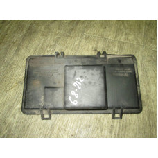  Крышка блока предохранителей к  Audi  100,  1989