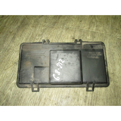  Крышка блока предохранителей к  Audi  100,  1989