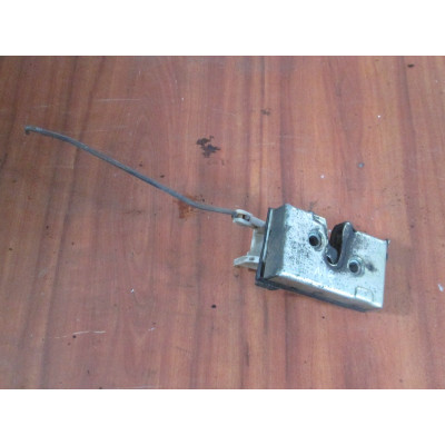 Замок двери задней левой к  Audi  100,  1985