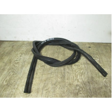  Уплотнитель двери передней правой к  Fiat  Punto,  1998