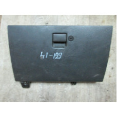  Бардачок к  Nissan  Sunny,  1993