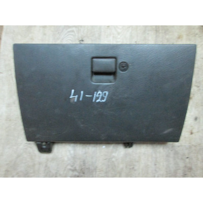  Бардачок к  Nissan  Sunny,  1993