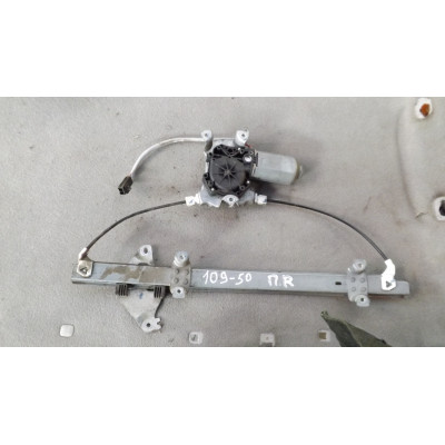  Стеклоподъемник передний правый к  Nissan  Primera,  1997