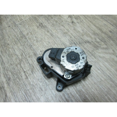  Моторчик заслонки печки к  BMW  7 E38,  1999