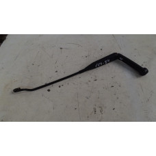  Щеткодержатель (поводок стеклоочистителя, дворник) к  Audi  100,  1988