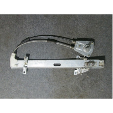  Стекло двери передней левой к  Mazda  323,  1997