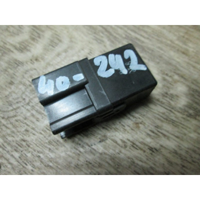  Реле (прочие) к  Mitsubishi  Space Wagon,  1996