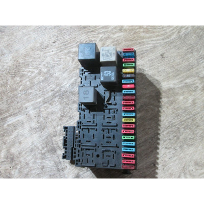  Блок предохранителей к  Volkswagen  Golf,  1995