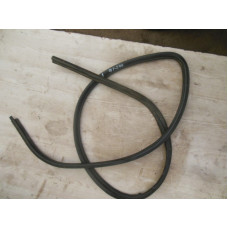  Уплотнитель двери передней левой к  Nissan  Primera,  1998