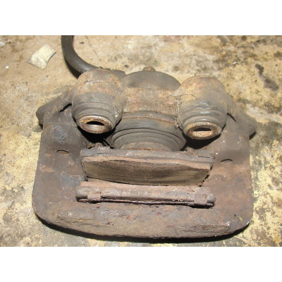  Кулак поворотный левый к  Daewoo  Nexia,  1997