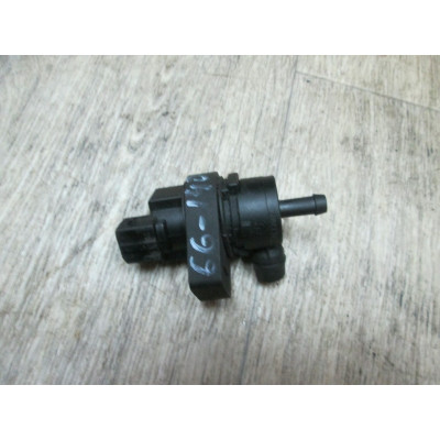  Клапан вентиляции топливного бака к  BMW  7 E38,  1999