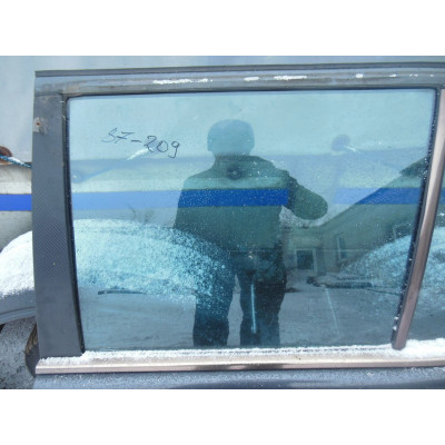  Стекло двери задней левой к  Mercedes  E W210,  2001