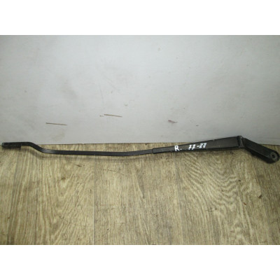 Щеткодержатель (поводок стеклоочистителя, дворник) к  Volkswagen  Golf,  1996