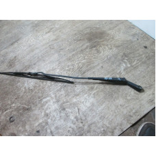  Щеткодержатель (поводок стеклоочистителя, дворник) к  Volkswagen  Golf,  1995