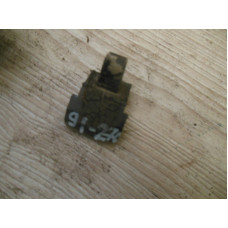  Кронштейн крепления бампера заднего к  Nissan  Primera,  1998