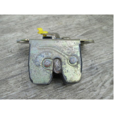  Замок багажника к  Mitsubishi  Carisma,  2000