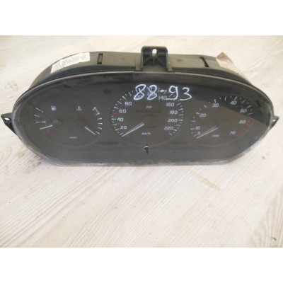  Щиток приборов (приборная панель) к  Renault  Megane,  1997