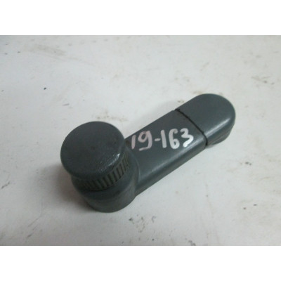  Ручка стеклоподъемника к  Skoda  Felicia,  1997