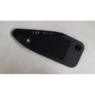  Пластик багажника к  Opel  Zafira,  2000