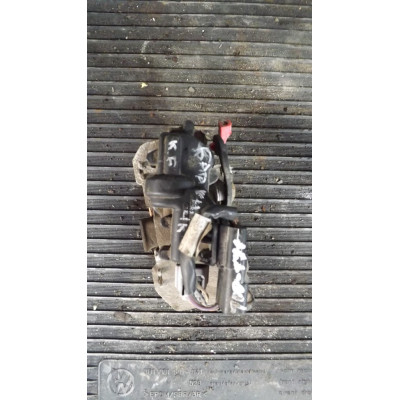  Замок багажника к  Dodge  Grand Caravan,  2002