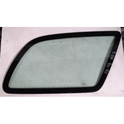  Стекло кузовное боковое правое к  Ford  Escort,  1998