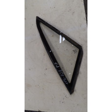  Стекло кузовное боковое правое к  Audi  100,  1986