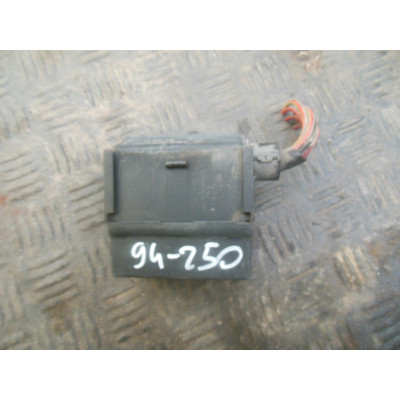  Блок реле к  Opel  Vectra,  1998