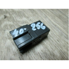  Реле (прочие) к  Mitsubishi  Space Wagon,  1996