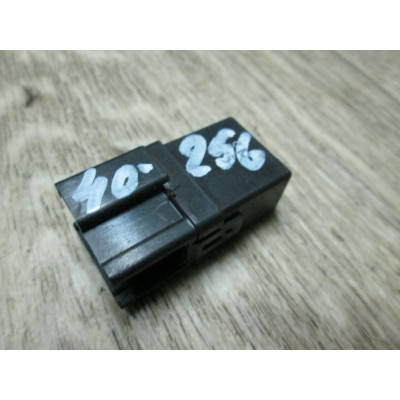  Реле (прочие) к  Mitsubishi  Space Wagon,  1996