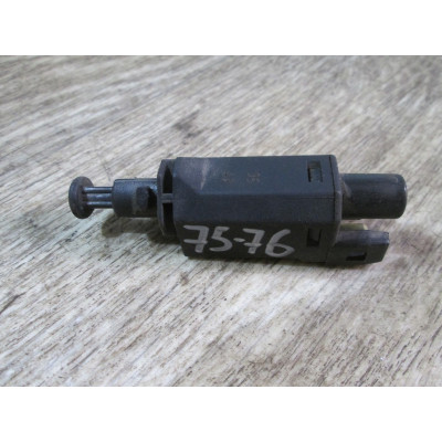  Датчик педали тормоза (лягушка) к  Volkswagen  Golf,  1995