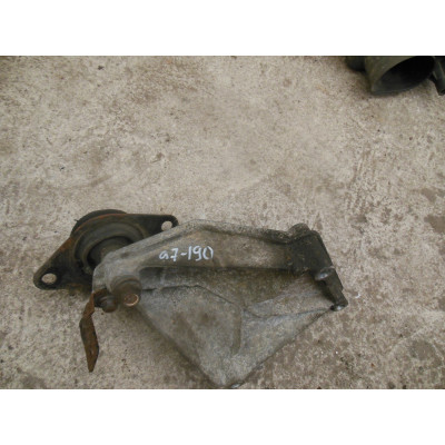  Кронштейн двигателя к  Renault  Laguna,  1999