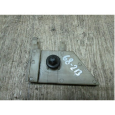  Кронштейн крепления крыла переднего правого к  Audi  100,  1989